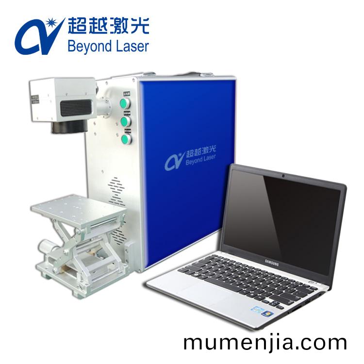 請問您(nin)公(gong)司的(de)打標機(ji)可(ke)以打圓柱形(xing)的(de)材(cai)料嗎？比(bi)如啤(pi)酒(jiu)缾(ping)等(deng)？