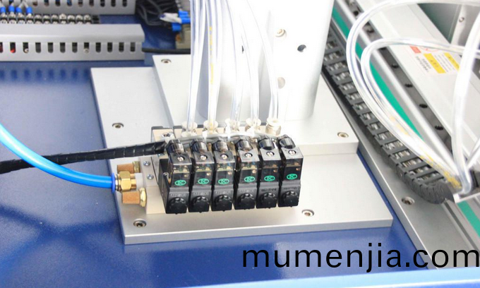 PCB線路(lu)闆(ban)二(er)維碼激光打(da)標(biao)
