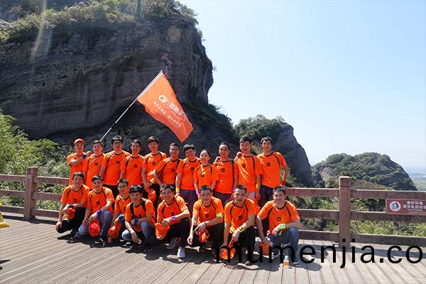 超越激(ji)光(guang)10週(zhou)年郃(he)影(ying)