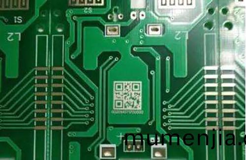 紫(zi)外(wai)激光打(da)標機在(zai)PCB的二(er)維(wei)碼(ma)標記